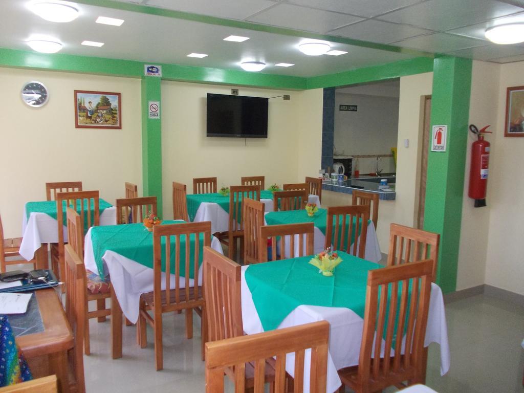 Hotel Esmeralda Валенар Екстериор снимка